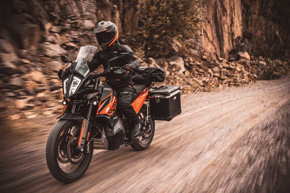 Adventure and Urban Mobility Crossovers: The Future of Versatile Motorcycle Design